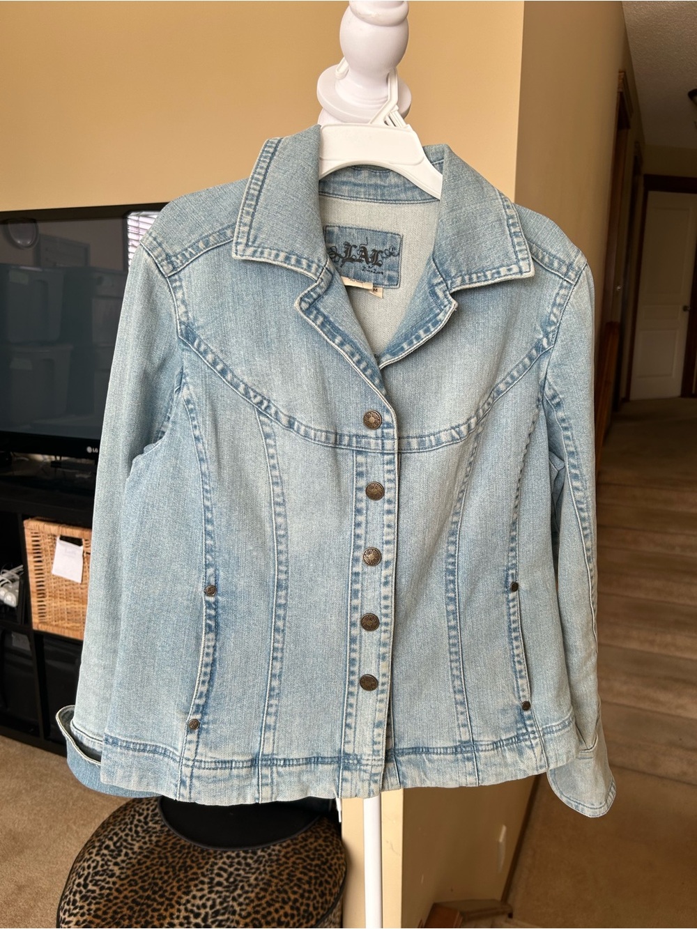 Light Wash Denim Stretch Jacket - Women's Classic Jean Coat